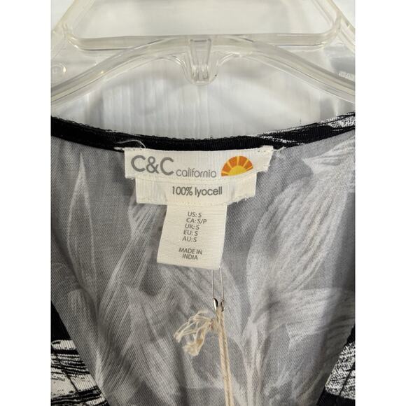 C&C California Sleeveless Top V-Neck Dark Floral 100% Lyocell Sz Small NEW - Picture 4 of 6